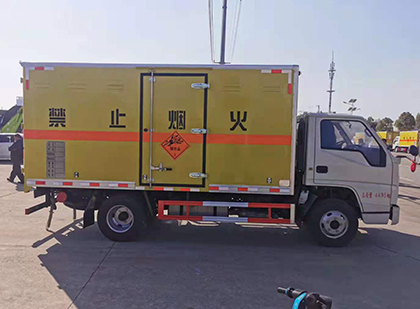 镇平爆破器材运输车技术升级与安全合规新趋势